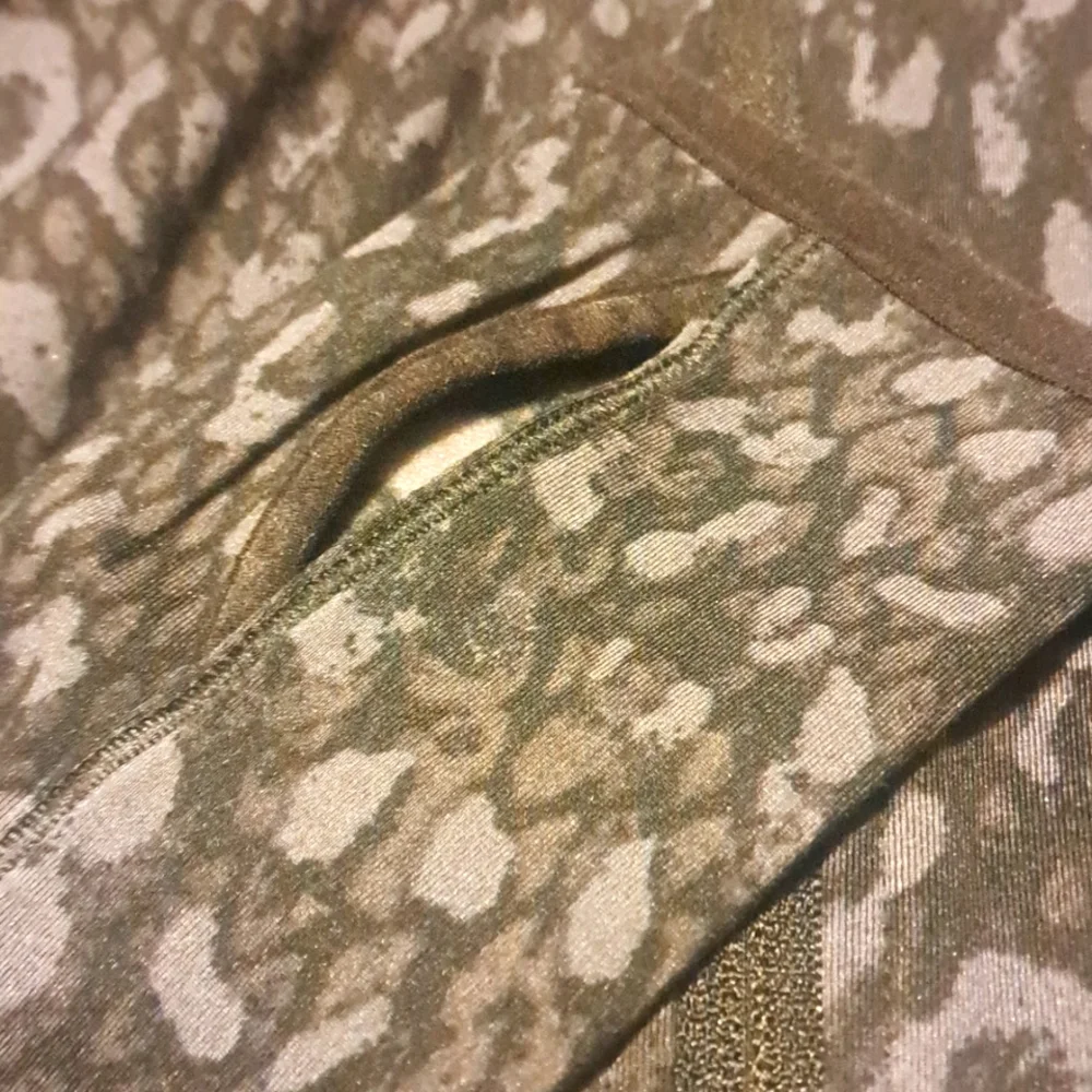 M&S GOODMOVE TOP.   SIZE 8 - Picture 8 of 15